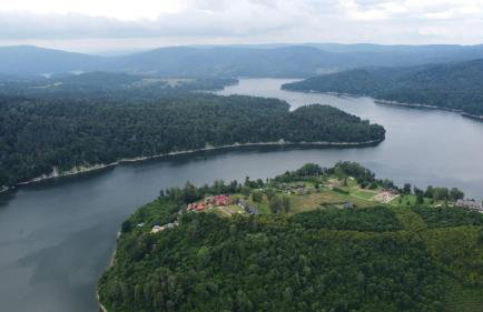 BIESZCZADZKI RAJ z prywatną działką przy linii brzegowej Jeziora Solińskiego Sauna Basen sezonowy - Foto 45