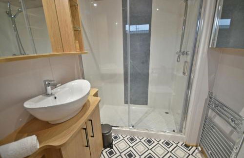 Pendle View Retreat - Holiday Park - Photo 9