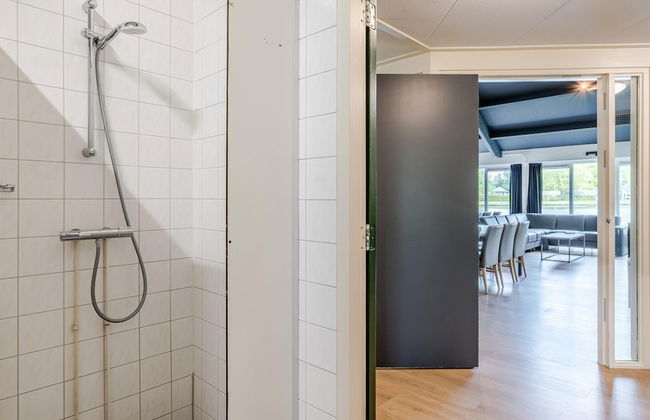 Well Furnished Home for Groups with Dishwasher near Water - Foto 14