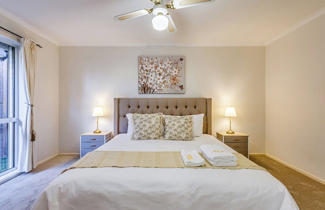 StayAU 4BR Lakeside Retreat in Seabrook - Foto 3