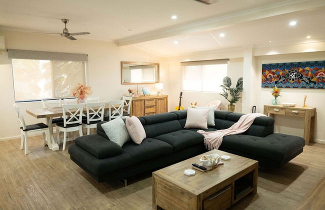 Rosewood Rustic Refuge Pool Outdoor Dining Backyard - Foto 27