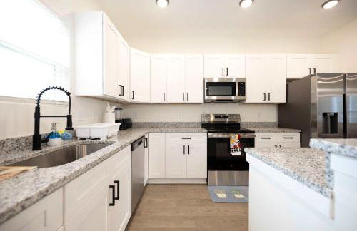 5 Min to Downtown - 12 to Elon - Deck - Wi-Fi - Foto 16