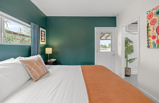 Fable by Avantstay 2 Unique Spaces w Bowling Hot Tub Fire Pit Large Yard - Photo 18