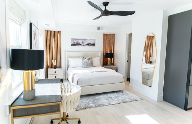 Townhouse on Canal - Photo 6