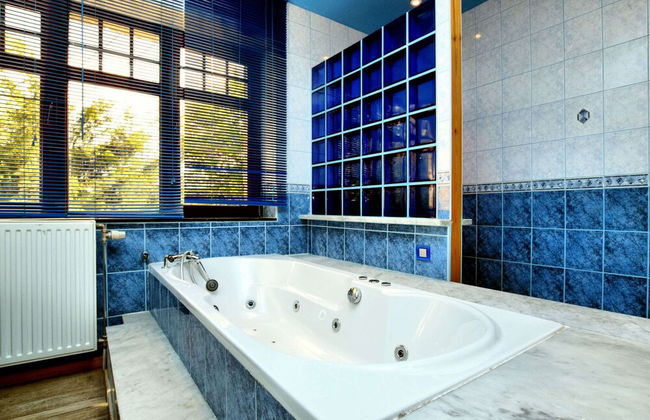 Pleasant Holiday Home in Erezée Ardennes with Hot Tub, Sauna - Photo 24