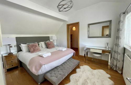 Modern contemporary home in beautiful setting - Foto 18