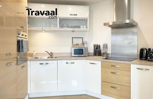 Travaal.©om - 2 Bed Serviced Apartment Farnborough - Foto 4