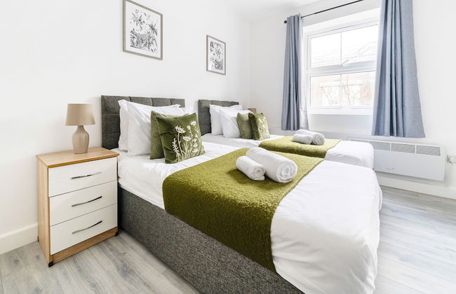 Modern Town Center Apartments Aldershot - Photo 4