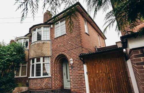 Huge 4 Bed Family Home in Derbyshire with Parking - Foto 7