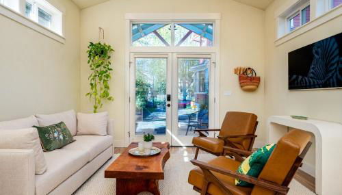 Cozy Laurelhurst Retreat - Photo 2