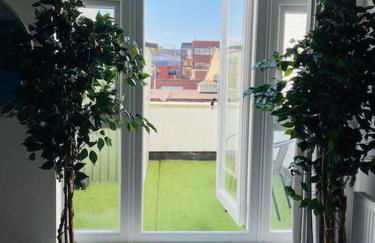 Stunning huge openplan 2Bed flat - Photo 6