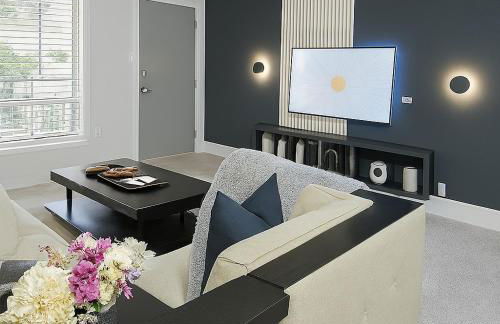 Saltwater Pool 2BR Near Galleria Walkable, Stylish & Central Marquee Uptown - Foto 31