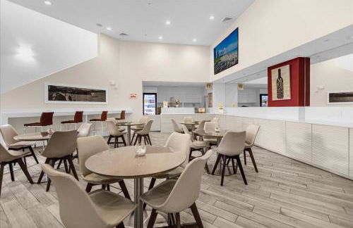 The Point, Lux Apartment 4 min from Universal - Foto 37