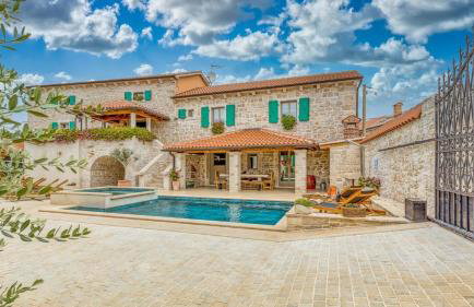 Rustic villa Kata with outdoor pool in Sveti Lovrec - Foto 1