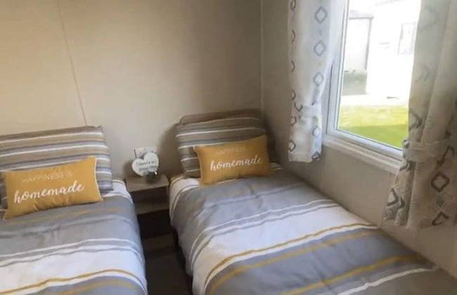 Impeccable 3-bed Caravan in Clacton-on-sea - Foto 4