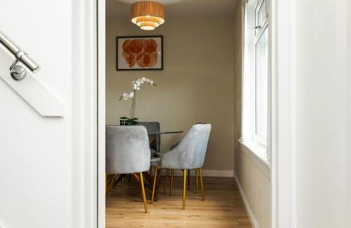 3 Bed House with Driveway- by Holiday Homes - Foto 17