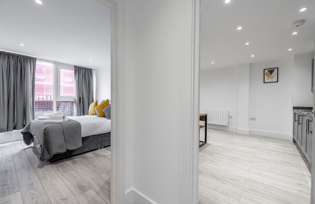 Remarkable 2-bed Apartment in Camberley - Foto 9