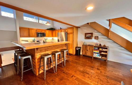 Snowcreek IV - Cozy Mammoth Ski Condo with Mtn Views and Hot Tub - Foto 16