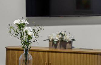 New England Nest - Modern 2BR Home with EV Charger - Foto 15