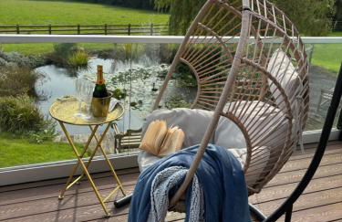 Luxury Lake Front Escape With Hot Tub - Foto 10