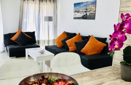 Boutique Apartment by the Sea - Photo 43