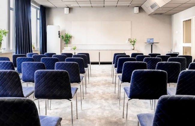 Apartments at Hotel Riverton - Photo 30