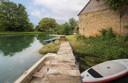 Ebrington Manor by Birch Stays - Photo 61