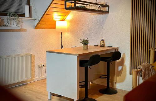 Stay by Home Deluxe Apartment WiFi-PS4-TV-Loft-Bath-Kitchen - Foto 20