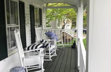 Stylish Victorian Beach House on pond - Foto 4