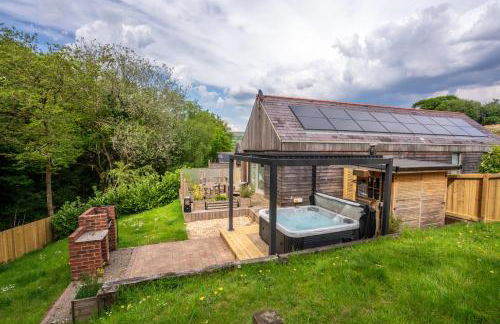 Rosemary Lodge 2BR with Hot Tub near Black Mountain - Foto 17