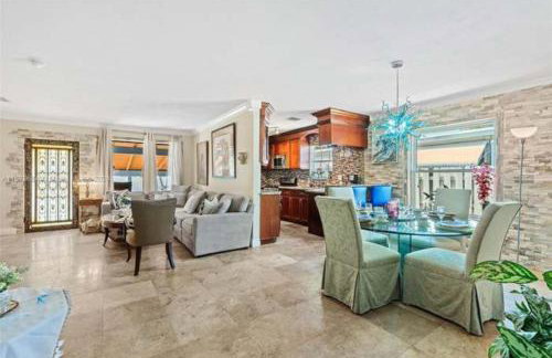 Luxury Waterfront Villa, With Private Hot Tub, Beachs, Aventura Mall Casinos, Restaruants - Foto 8