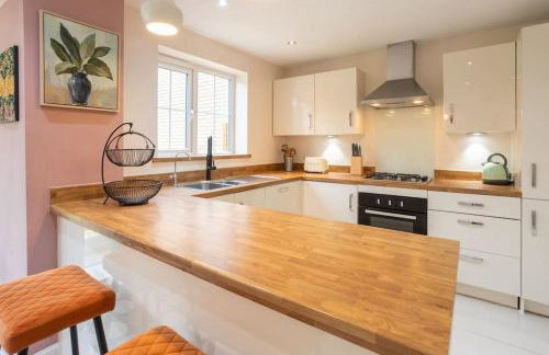 Luxurious 4 Dbl Bedroom house- home away from home - Foto 14