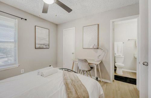 Modern City Getaway 2B - Sleeps 6 - Pool, Prkg - Foto 7