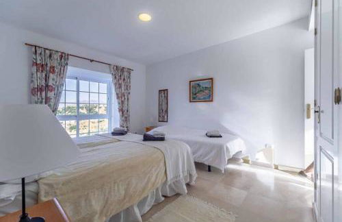 49-Exclusive Villa With Private Pool & Breathtaking Views in Mijas! - Photo 20