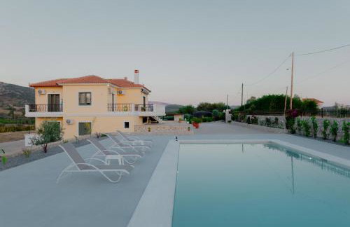 Βίλλα Πηνελόπη με πισίνα σε ιδιωτικό λόφο με θέα - Foto 2