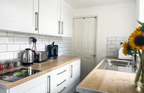 The Racecourse - Quaint Victorian Home With Free Parking - Foto 41