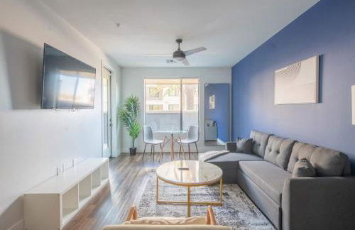 Stylish 1BD - Pool, Gym, Parking, W-D - Sleeps 4 - Foto 1