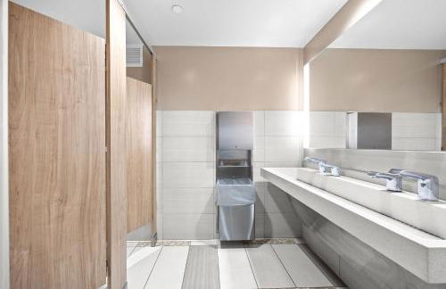 36Fl with Ocean View, Mins to Waikiki Beach, Parking - Foto 72