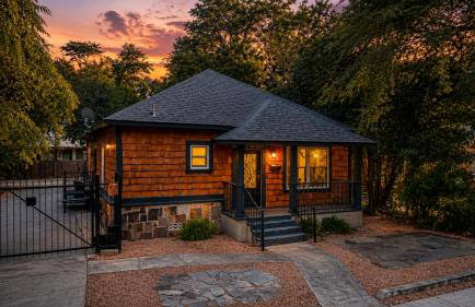 Dog-friendly home with large patio, W/D & central AC - Foto 36