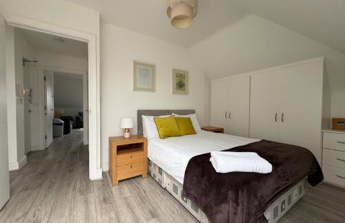 Egham Modern Two Bedroom Apartment - Foto 3