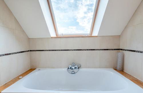 4 Bed in Llangyndeyrn CWRTY - Photo 22