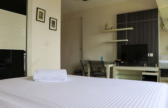 Comfort And Minimalist Studio At Maple Park Sunter Apartment - Foto 1