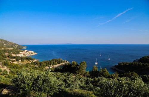 Matea Apartments Milna - Photo 3