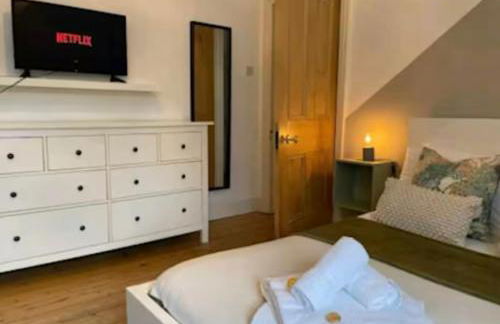 The Regal - Photo 15