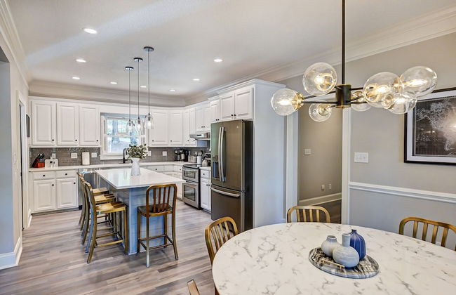 Winding Down by Avantstay Sleeps 20 Dock View - Foto 18