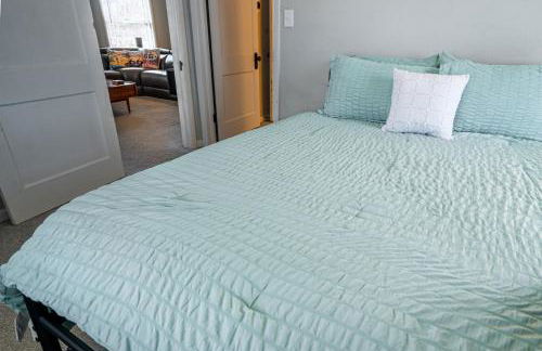 Historic Route-66 Bungalow - Photo 4