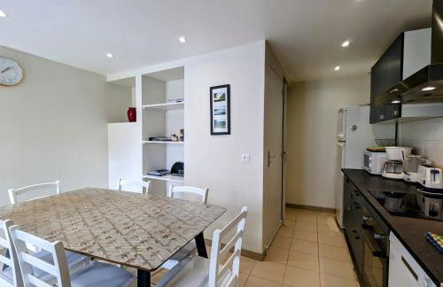 Maison de Bourg Rénovée avec Jardin et Salle de Jeux à Levroux - FR-1-591-204 - Foto 20