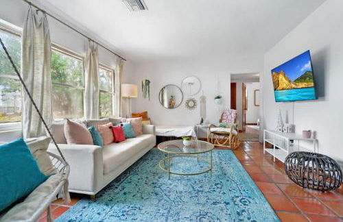 Pink House Prime Location Walk to Downtown Dogs OK - Foto 1