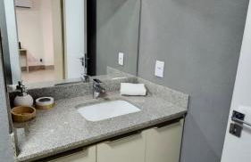 Estúdio com Quarto Privativo, TV e Cama Super King - Foto 9