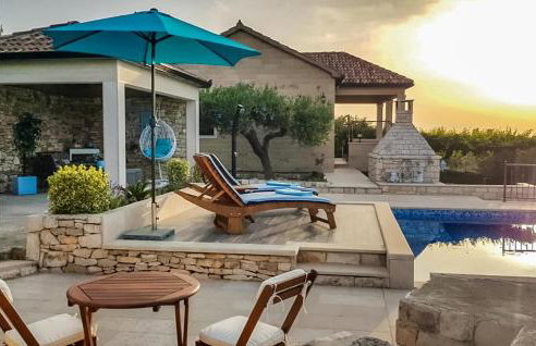 Pet Friendly Home In Postira With Wifi - Photo 16